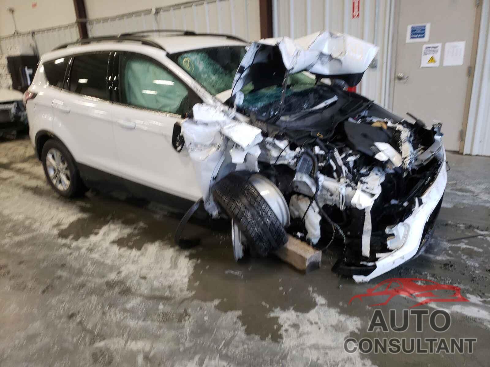 FORD ESCAPE 2017 - 1FMCU0GD9HUA02453