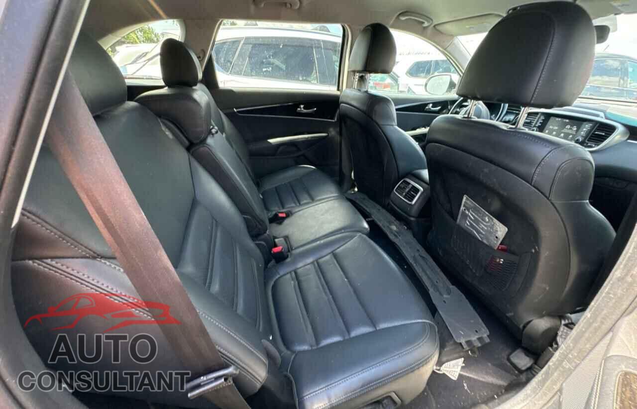 KIA SORENTO 2019 - 5XYPHDA38KG593255