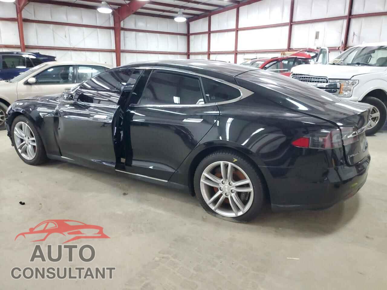 TESLA MODEL S 2015 - 5YJSA1E24FF117516