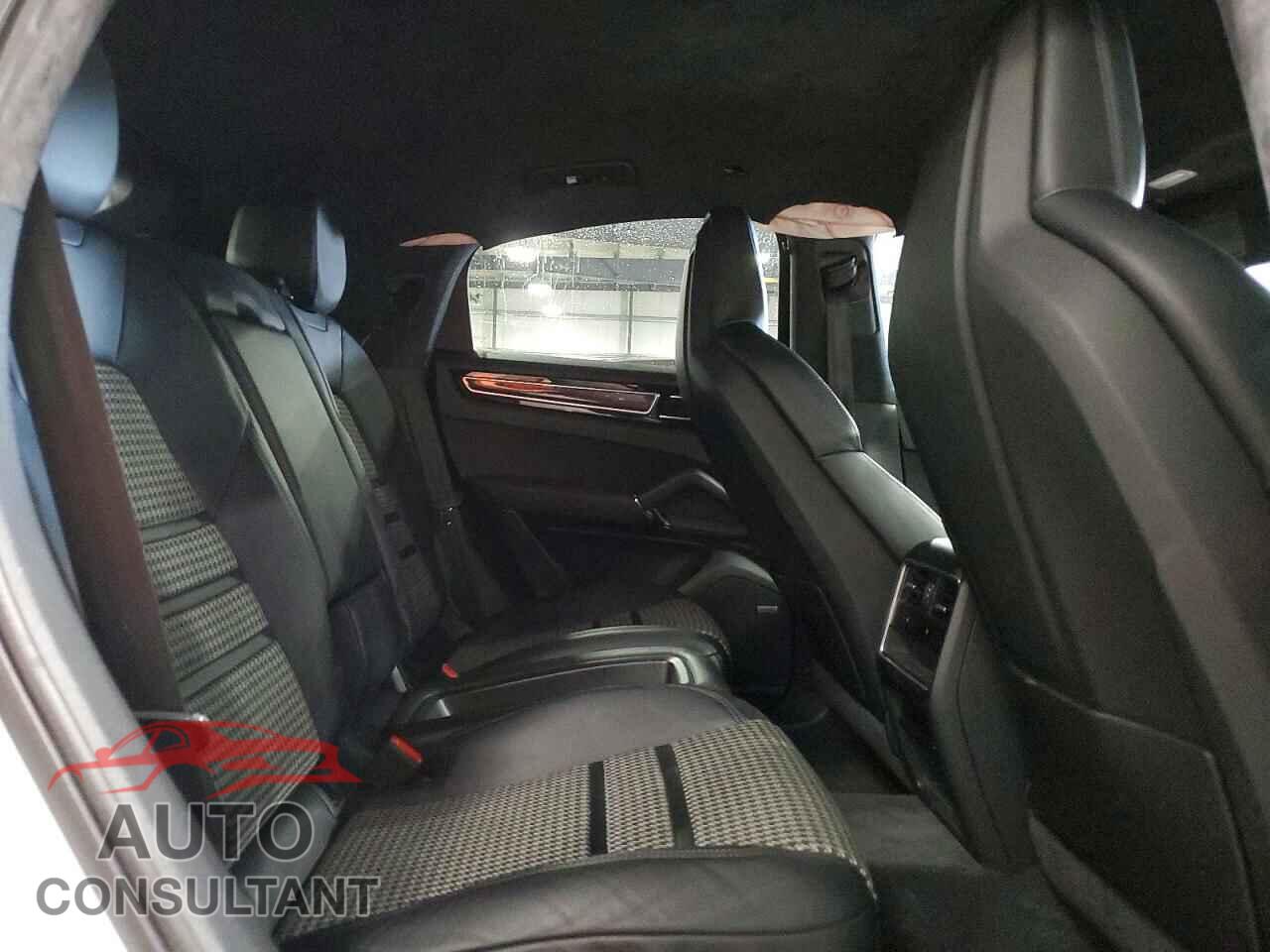PORSCHE CAYENNE 2021 - WP1BA2AY1MDA41756