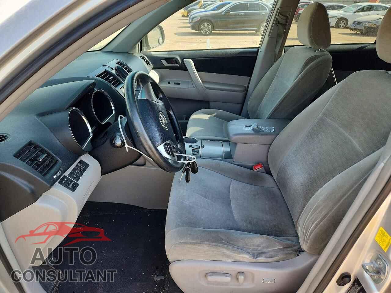 TOYOTA HIGHLANDER 2011 - 5TDBK3EH1BS070903