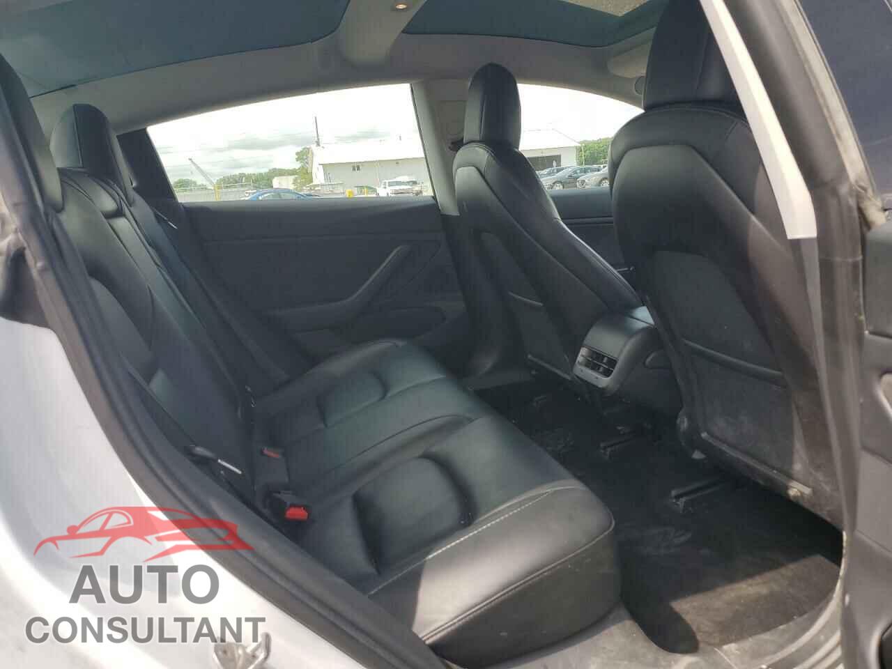 TESLA MODEL 3 2019 - 5YJ3E1EA1KF484075