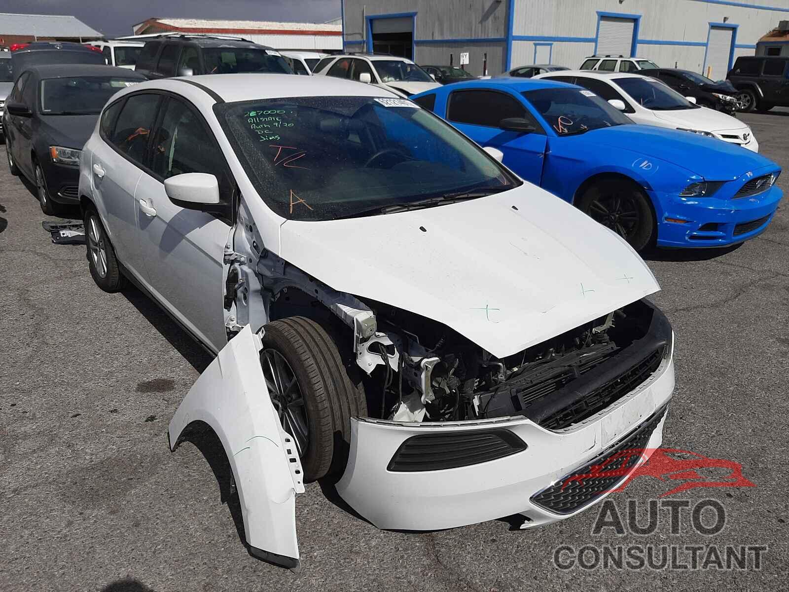 FORD FOCUS 2018 - 1FADP3K21JL331334