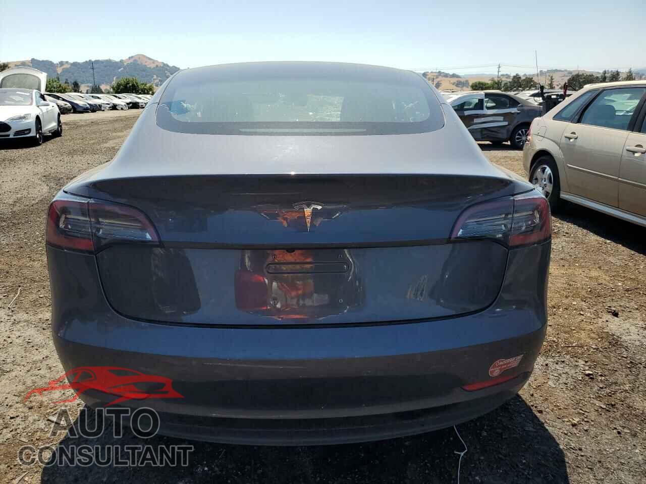 TESLA MODEL 3 2018 - 5YJ3E1EA7JF059412
