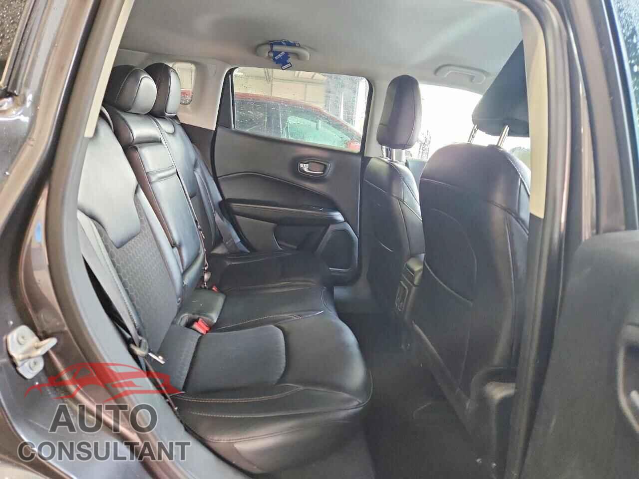 JEEP COMPASS 2018 - 3C4NJDBB7JT328237