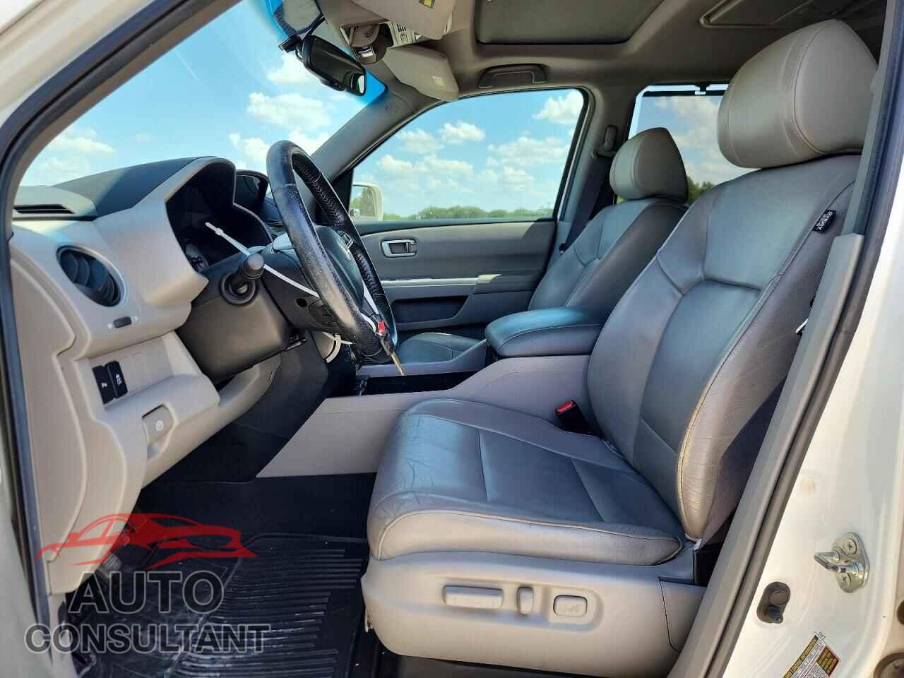 HONDA PILOT 2012 - 5FNYF3H99CB009159