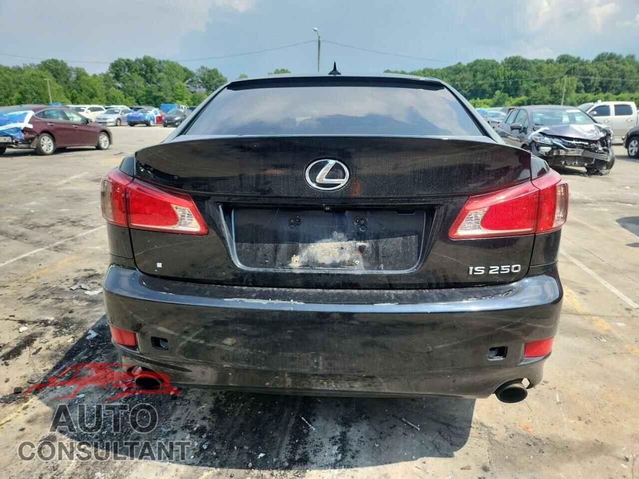 LEXUS IS 2011 - JTHCF5C28B5044712