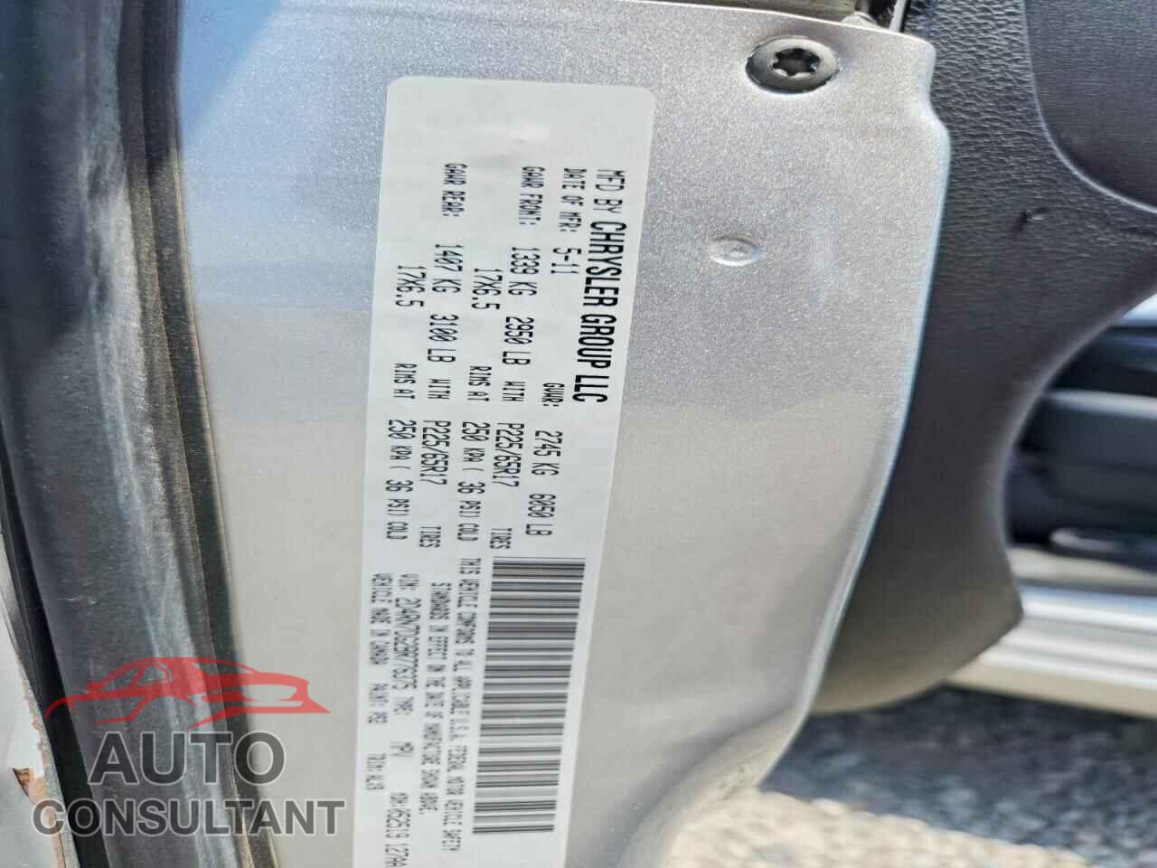 DODGE CARAVAN 2011 - 2D4RN7DG2BR776375