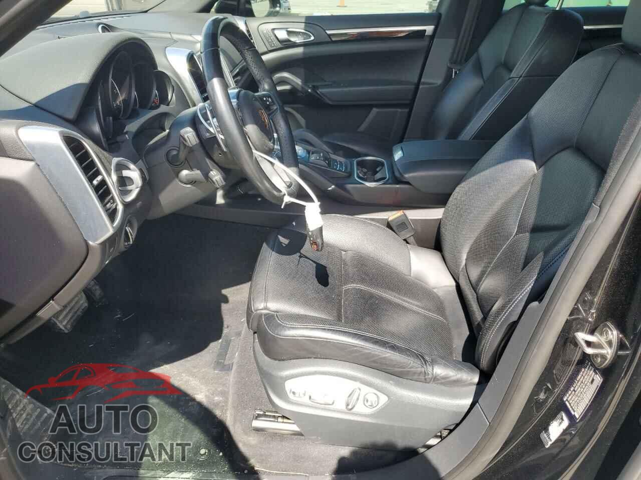 PORSCHE CAYENNE 2017 - WP1AA2A23HKA85556
