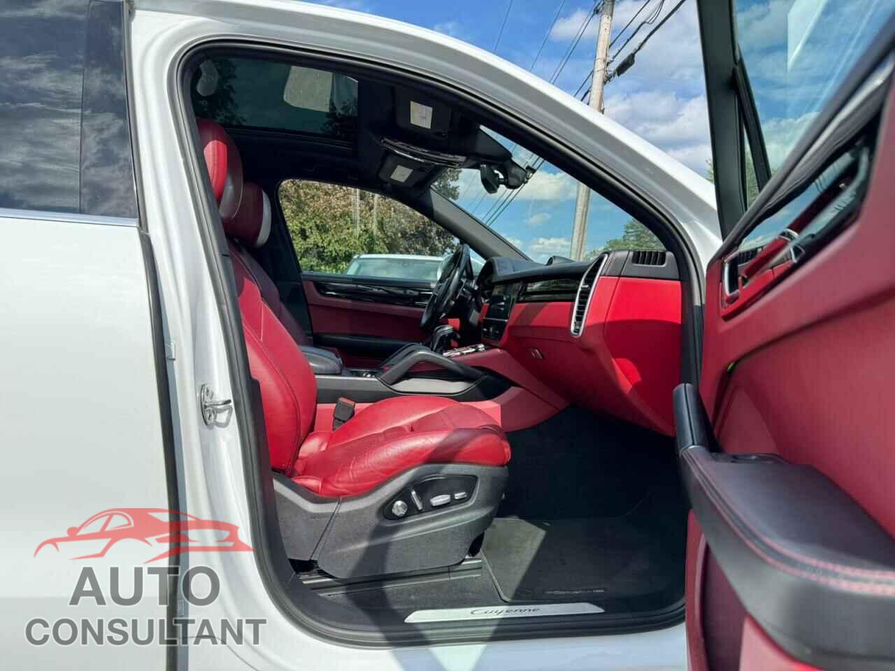 PORSCHE CAYENNE 2019 - WP1AA2AY4KDA17556