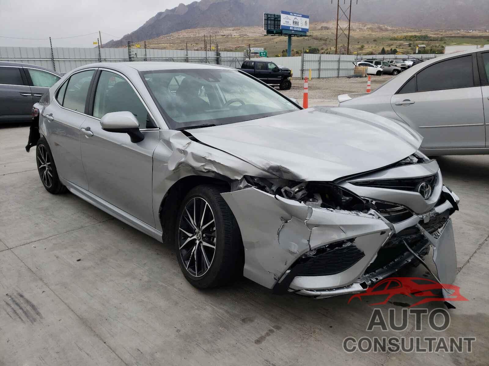 TOYOTA CAMRY 2021 - 4T1G11AK9MU445672