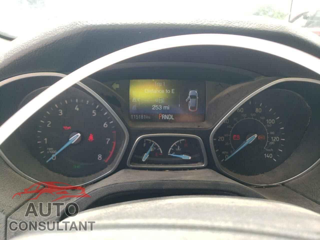 FORD FOCUS 2015 - 1FADP3E20FL311465