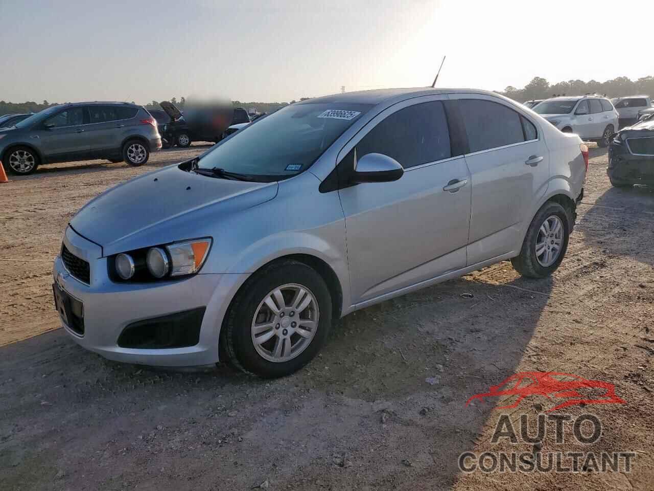 CHEVROLET SONIC 2013 - 1G1JC5SH2D4110728