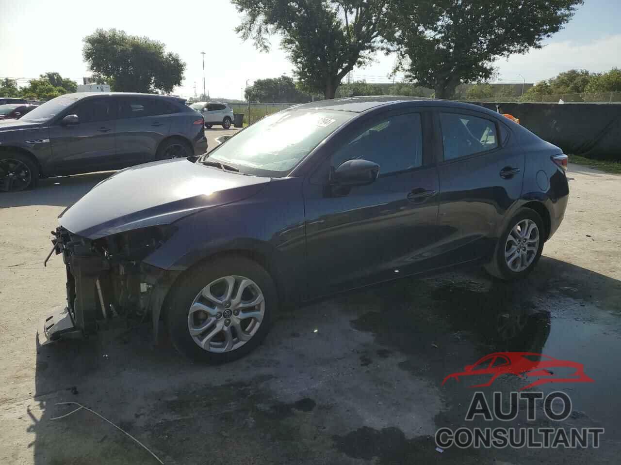 TOYOTA YARIS 2018 - 3MYDLBYV9JY319734