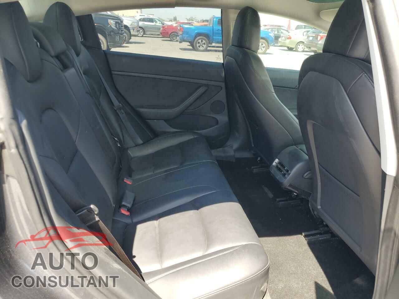 TESLA MODEL 3 2023 - 5YJ3E1EA3PF456768