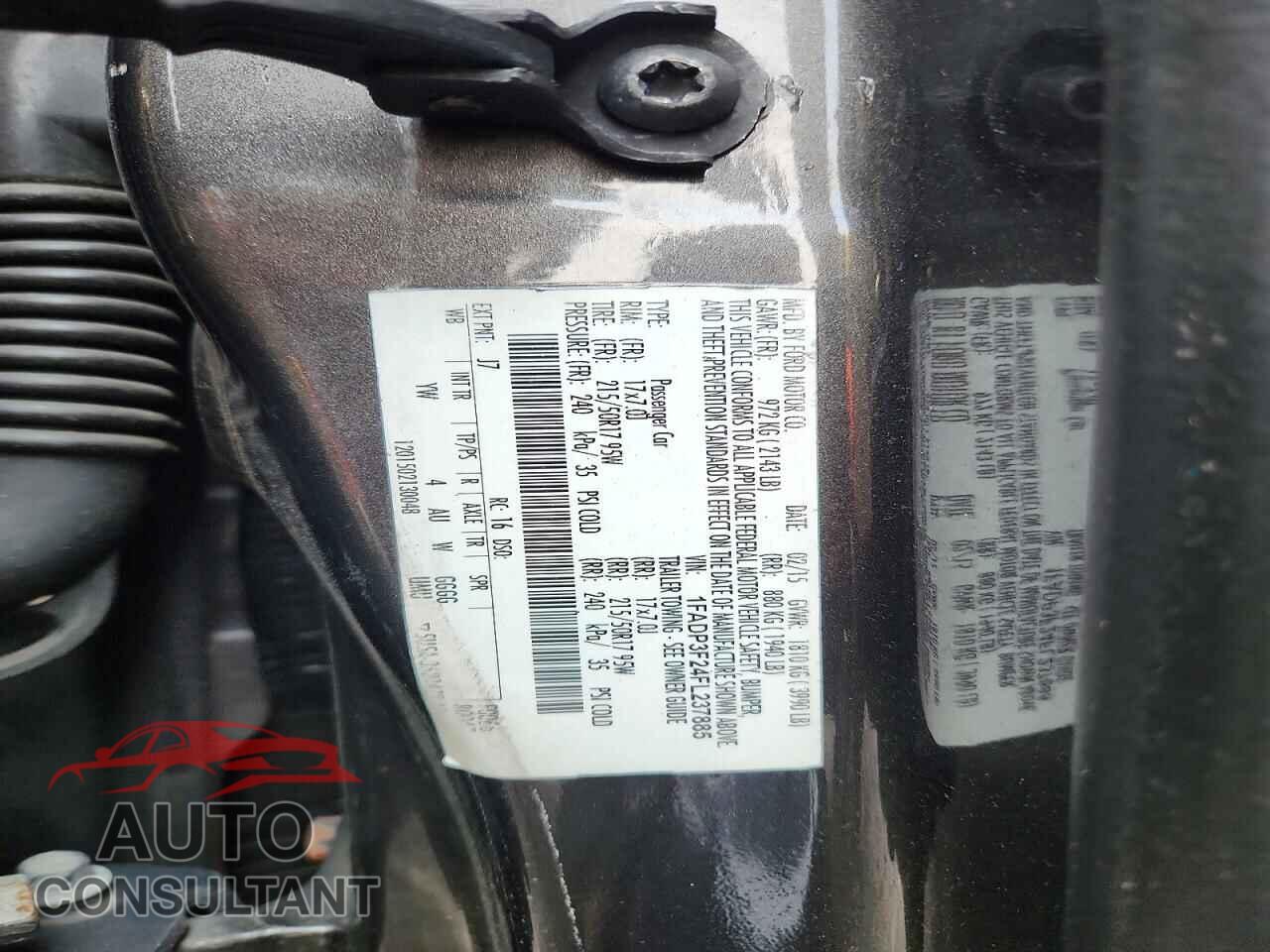 FORD FOCUS 2015 - 1FADP3F24FL237885