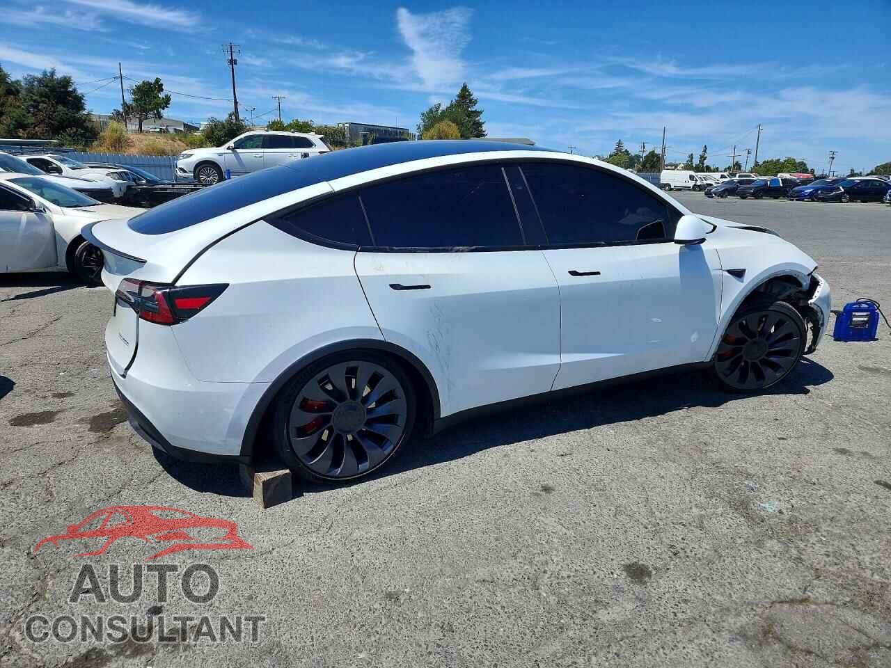 TESLA MODEL Y 2023 - 7SAYGDEF9PF922011