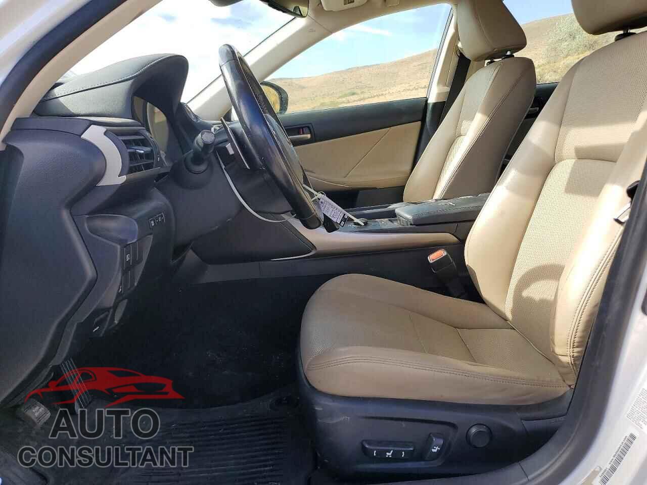 LEXUS IS 2017 - JTHCM1D25H5016100