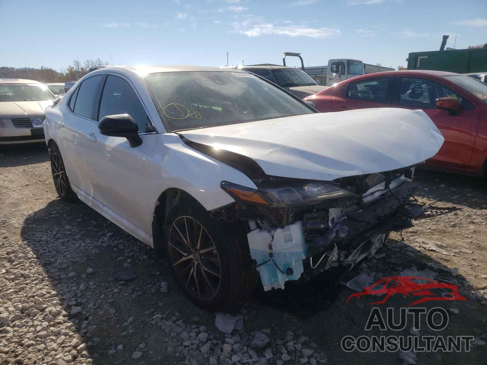 TOYOTA CAMRY 2021 - 4T1G11AK8MU572445