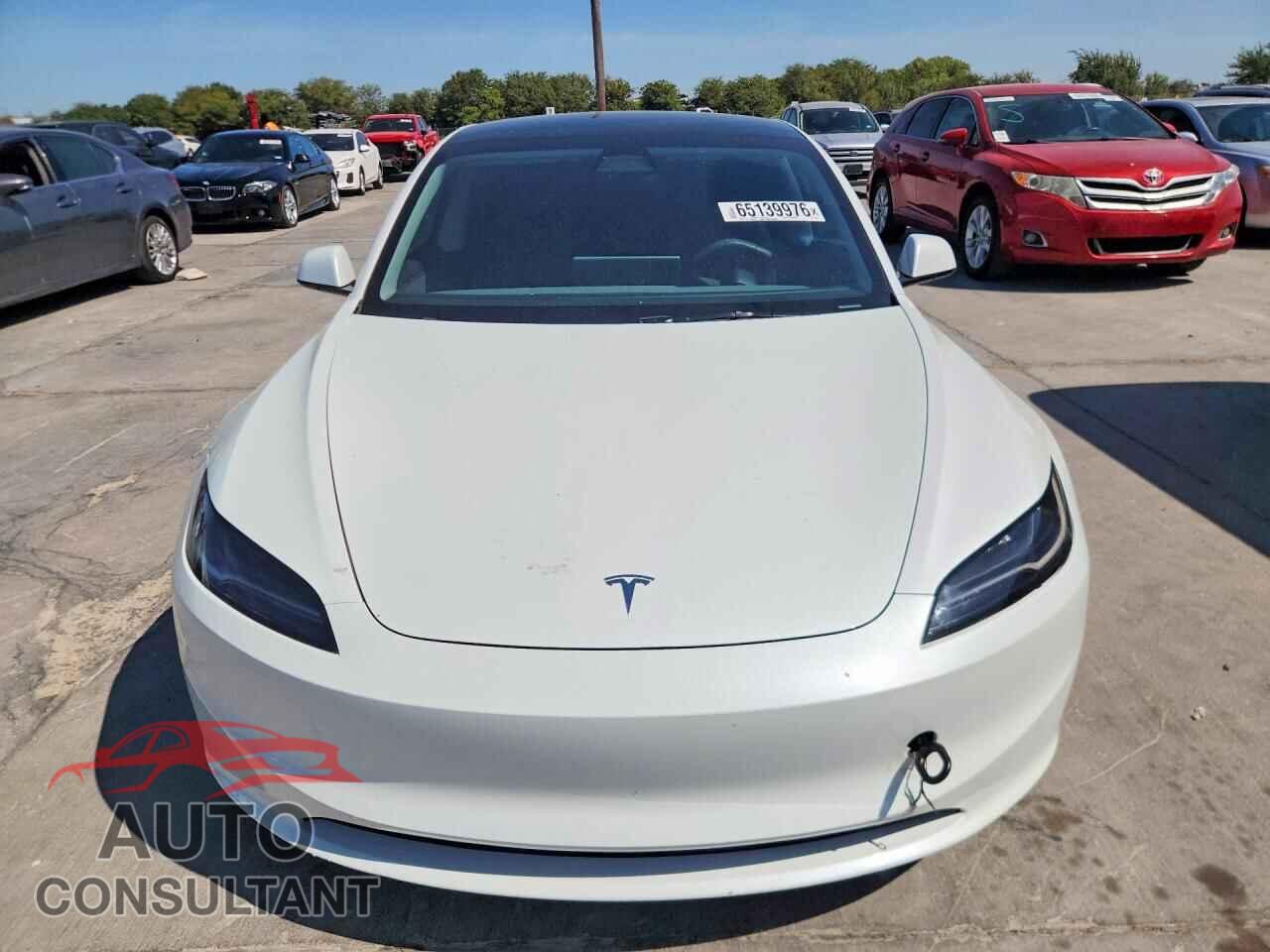 TESLA MODEL 3 2024 - 5YJ3E1EA3RF733079