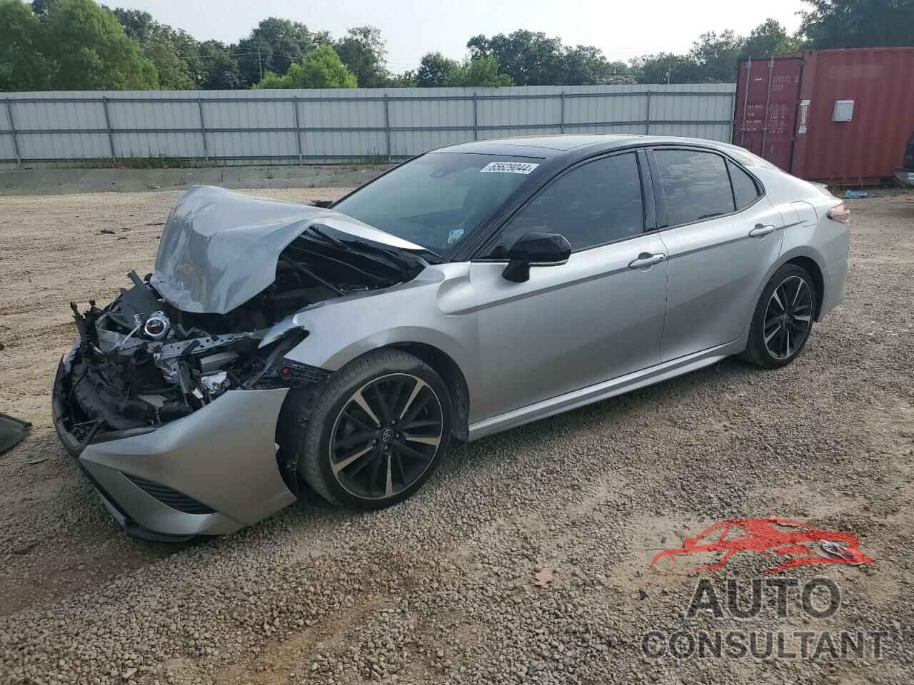 TOYOTA CAMRY 2018 - 4T1B61HK8JU063842