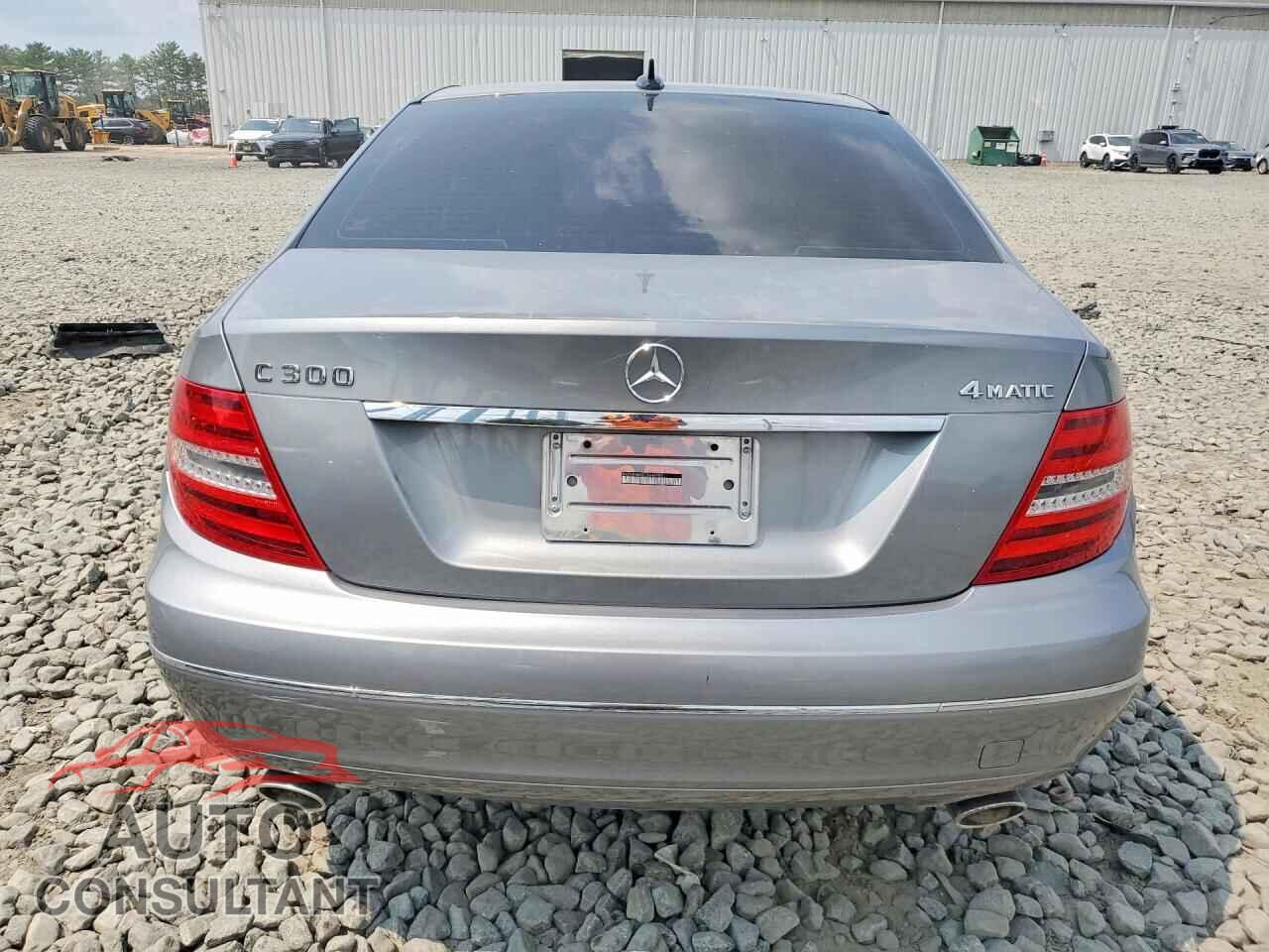 MERCEDES-BENZ C-CLASS 2012 - WDDGF8BB5CA646942