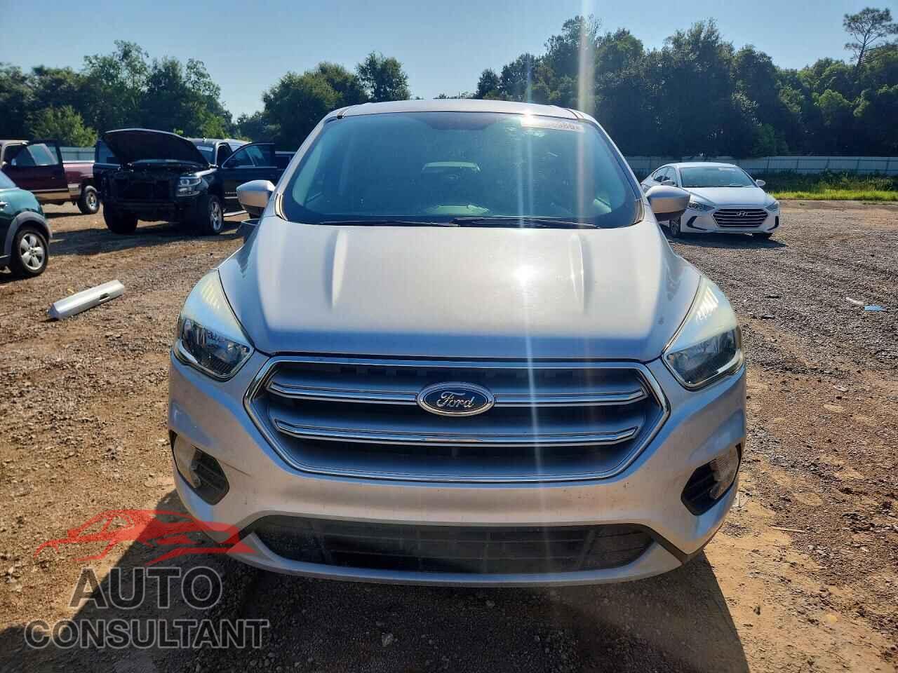 FORD ESCAPE 2017 - 1FMCU0GD9HUB49159