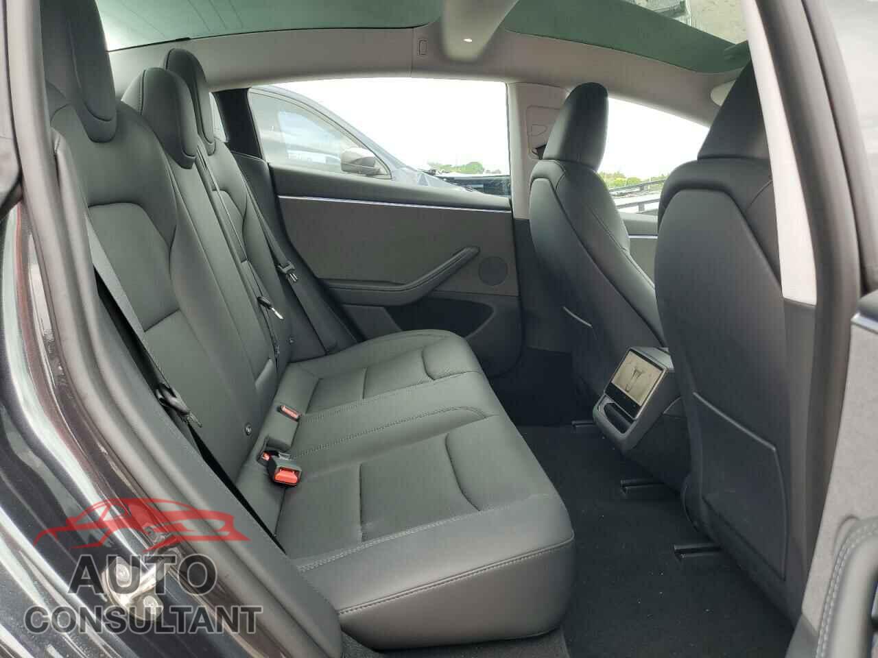 TESLA MODEL 3 2024 - 5YJ3E1EA0RF763236