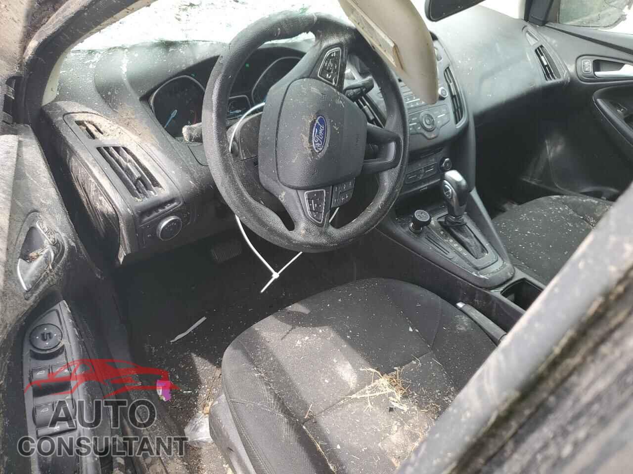 FORD FOCUS 2015 - 1FADP3F21FL291452