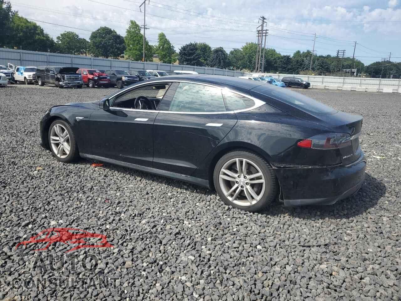 TESLA MODEL S 2015 - 5YJSA1S28FF084797