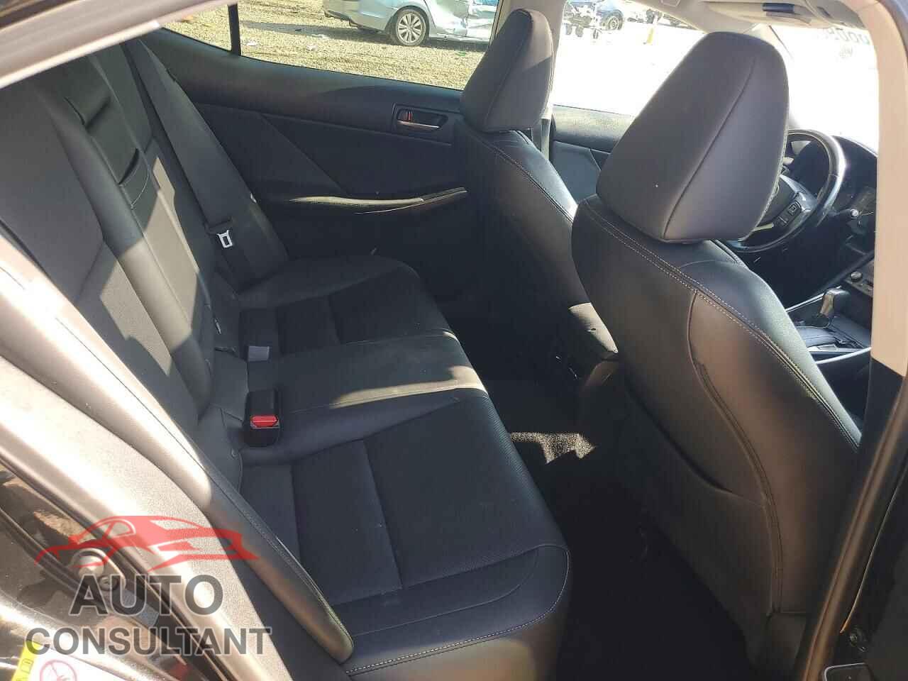 LEXUS IS 2017 - JTHBA1D27H5049233