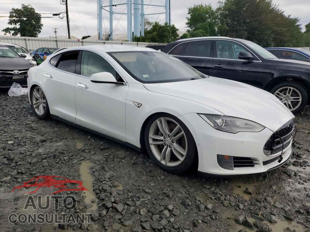 TESLA MODEL S 2015 - 5YJSA1E23FF103395