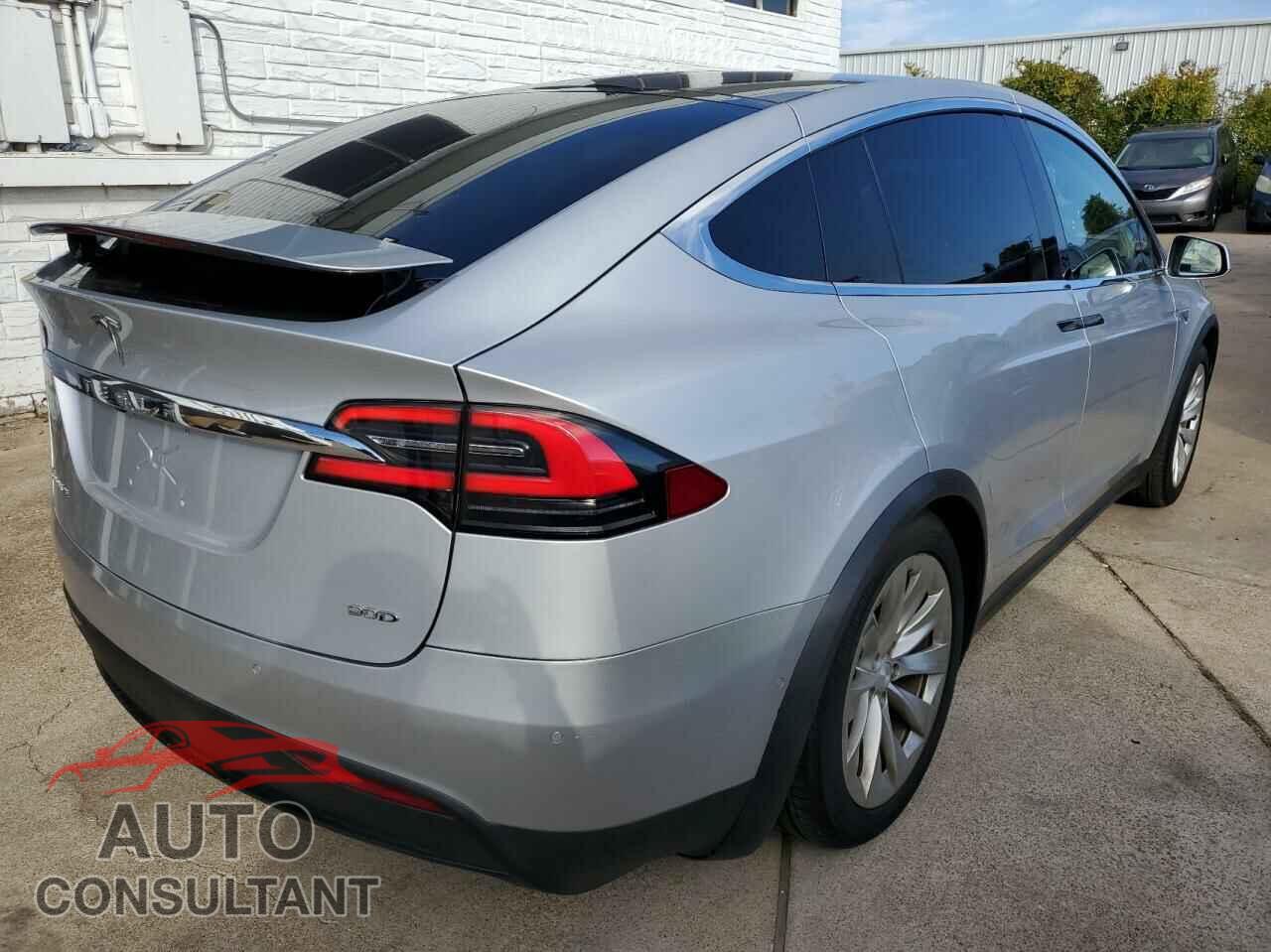 TESLA MODEL X 2016 - 5YJXCBE22GF003764