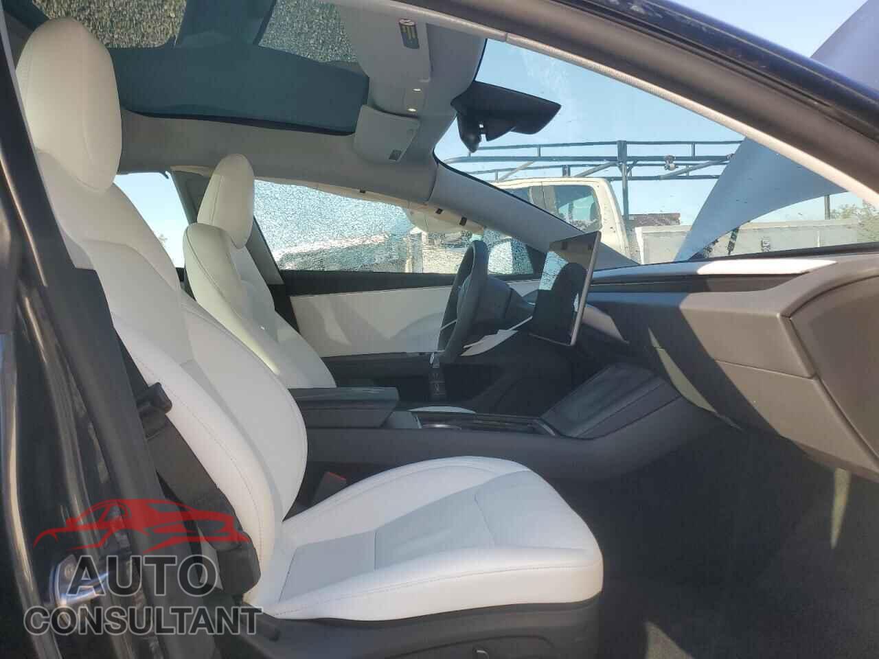 TESLA MODEL 3 2025 - 5YJ3E1EA3SF985985