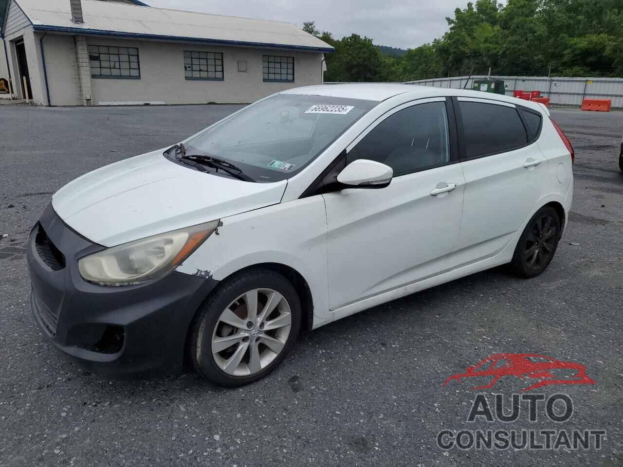 HYUNDAI ACCENT 2013 - KMHCU5AE6DU111462