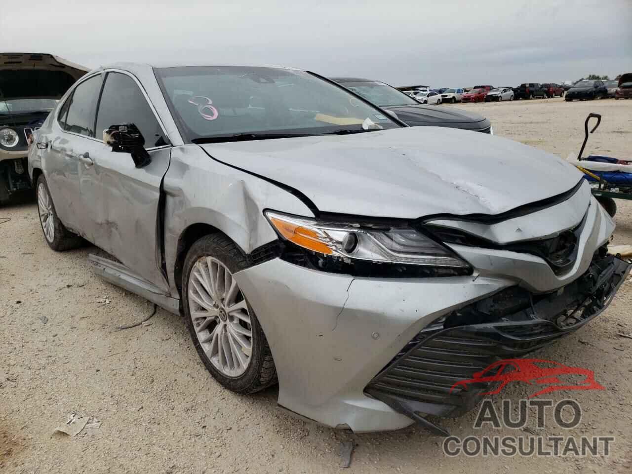 TOYOTA CAMRY 2018 - 4T1B11HK6JU507153