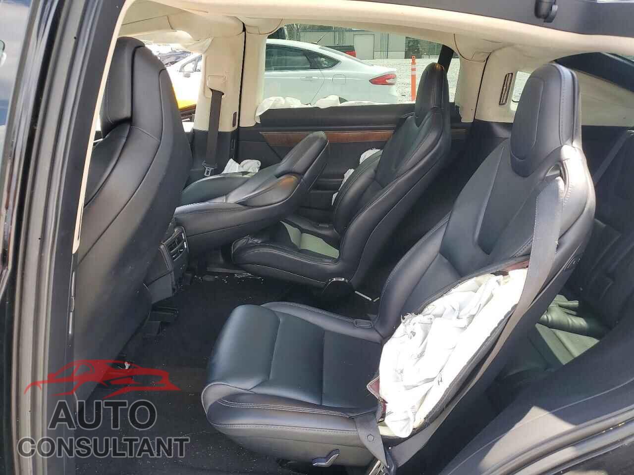TESLA MODEL X 2018 - 5YJXCBE21JF127144