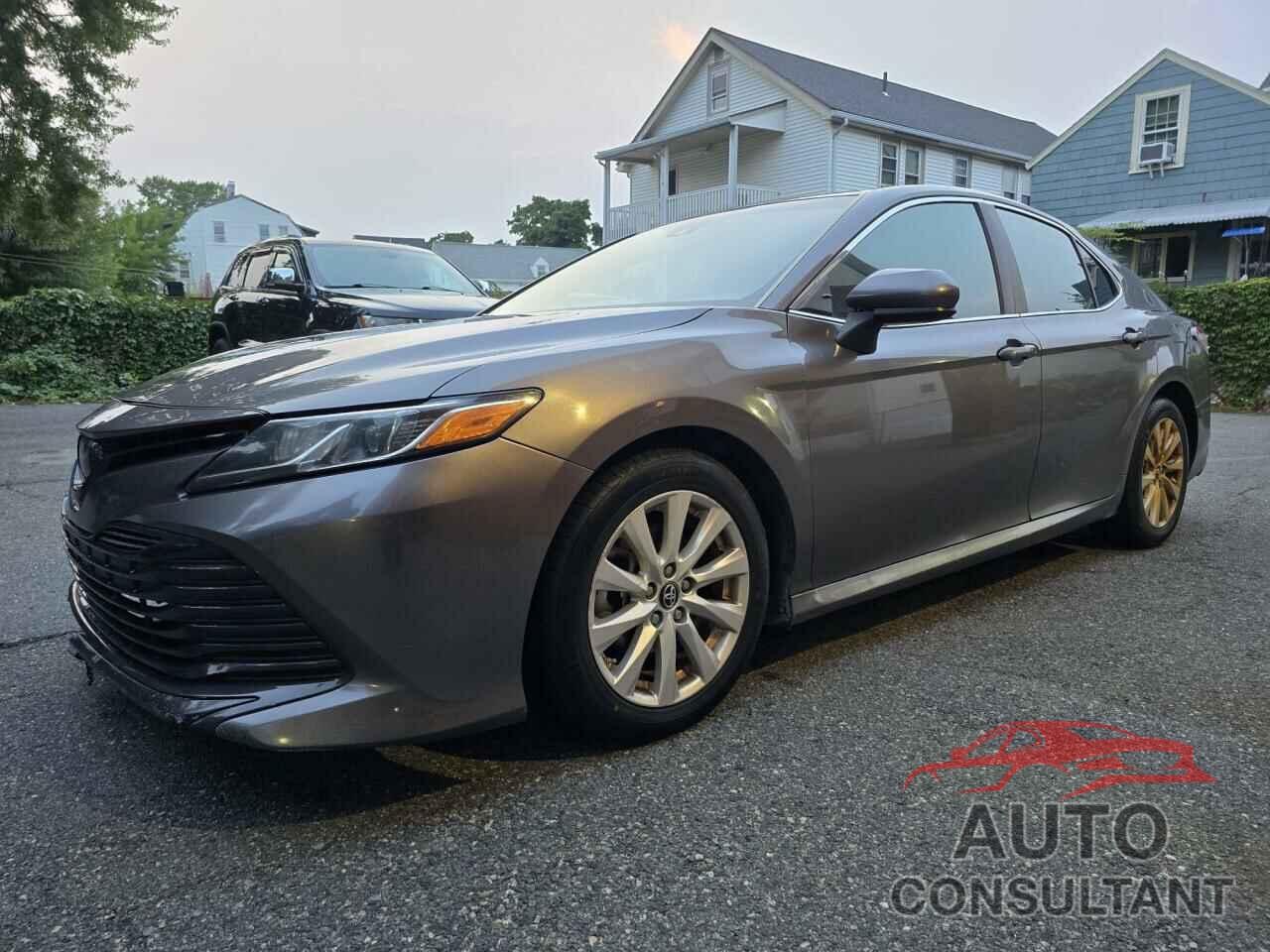 TOYOTA CAMRY 2018 - 4T1B11HK5JU011406
