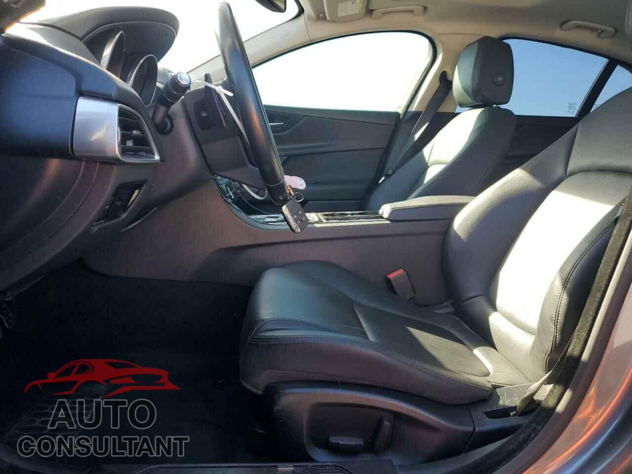 JAGUAR XE 2017 - SAJAD4BG9HA949113
