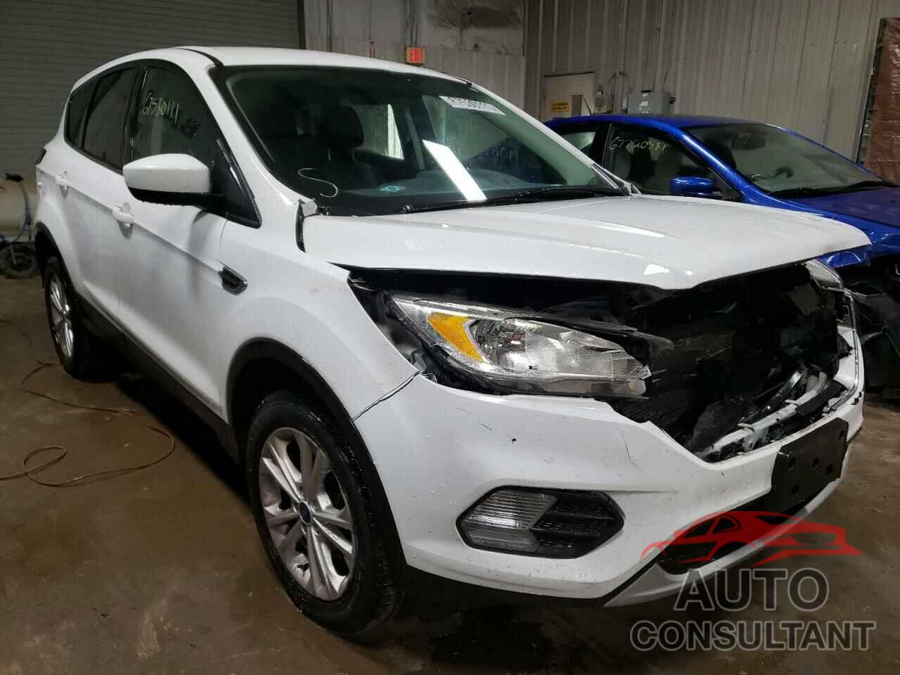 FORD ESCAPE 2017 - 1FMCU9G91HUB57756