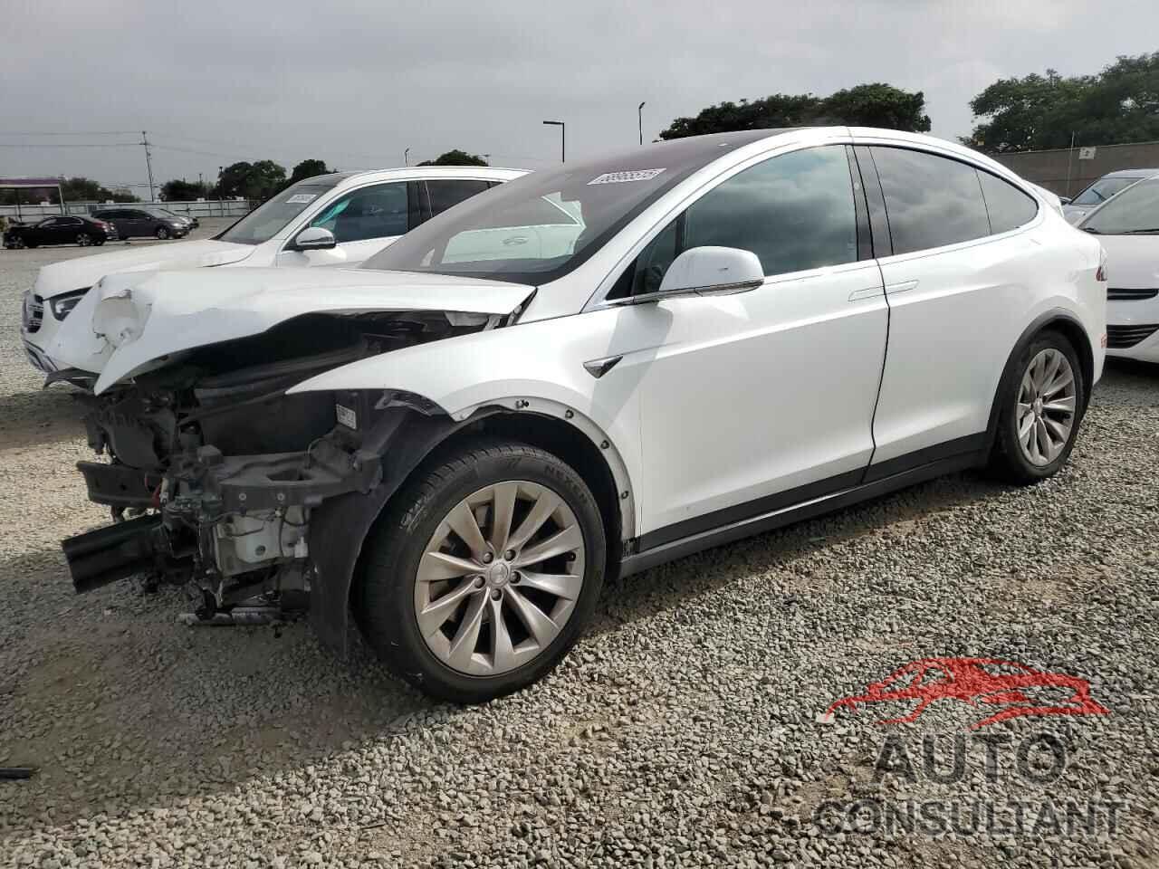 TESLA MODEL X 2017 - 5YJXCAE26HF065812