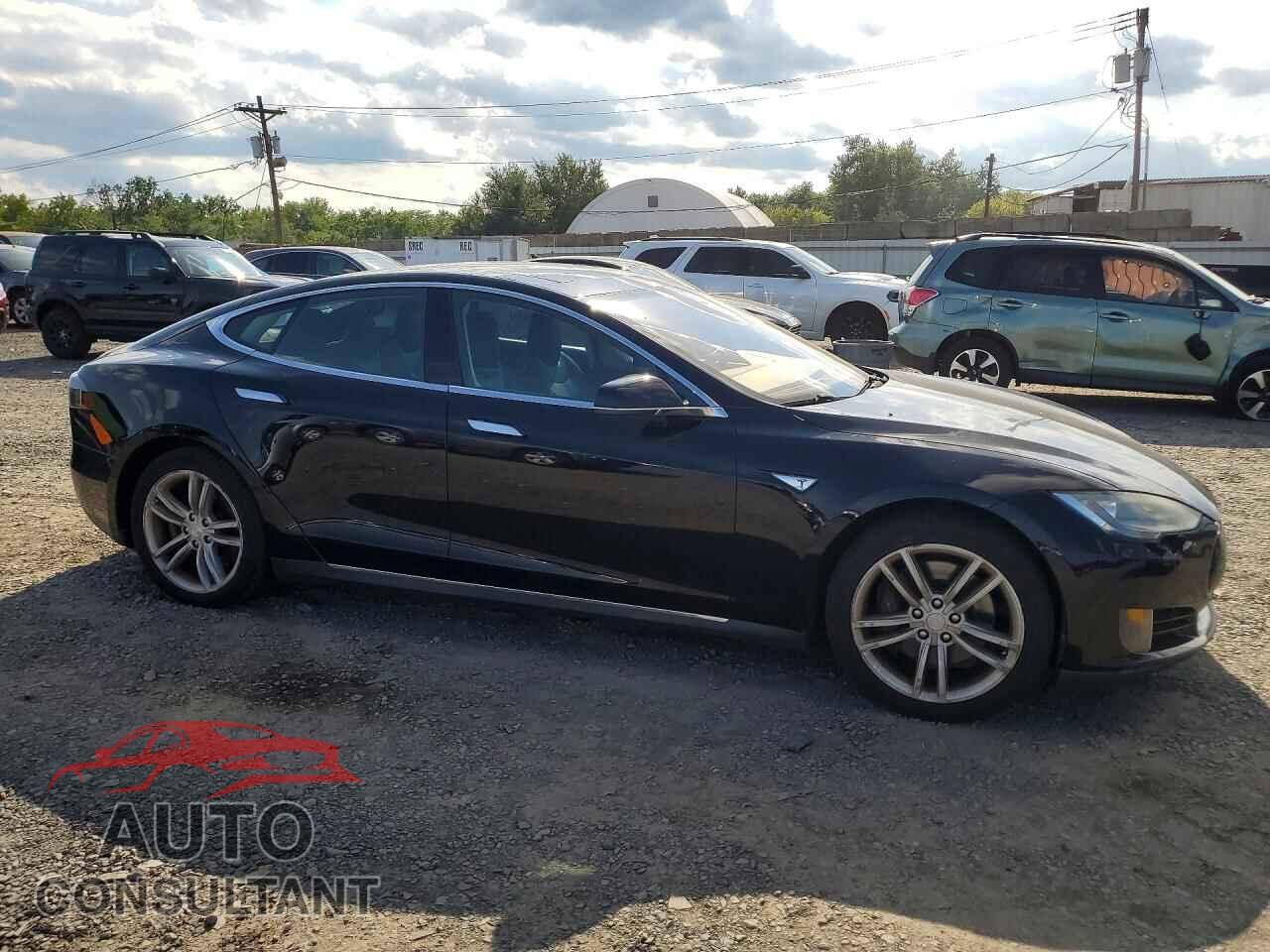 TESLA MODEL S 2014 - 5YJSA1S15EFP67448