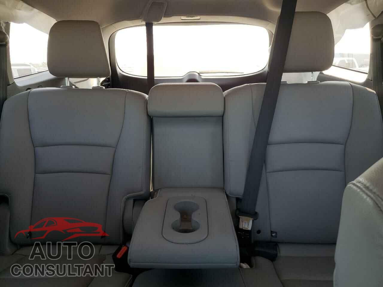 HONDA PILOT 2017 - 5FNYF6H98HB102005