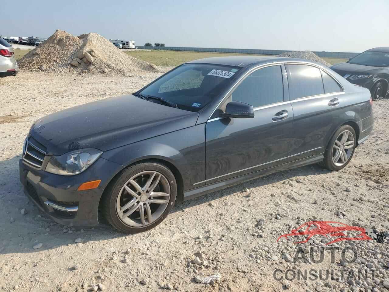 MERCEDES-BENZ C-CLASS 2014 - WDDGF4HB0EG213710