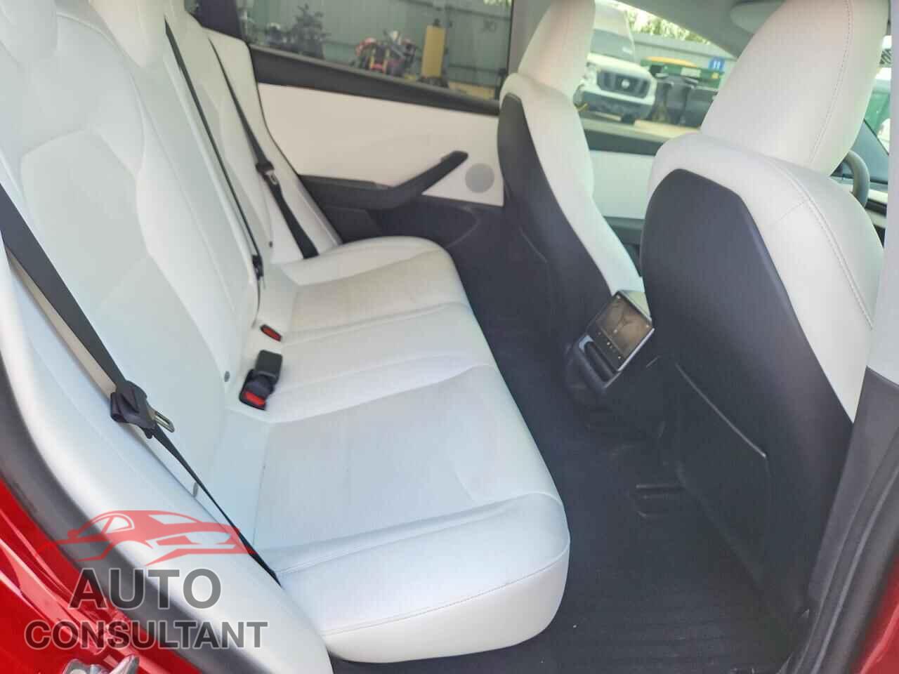 TESLA MODEL 3 2024 - 5YJ3E1EBXRF762457