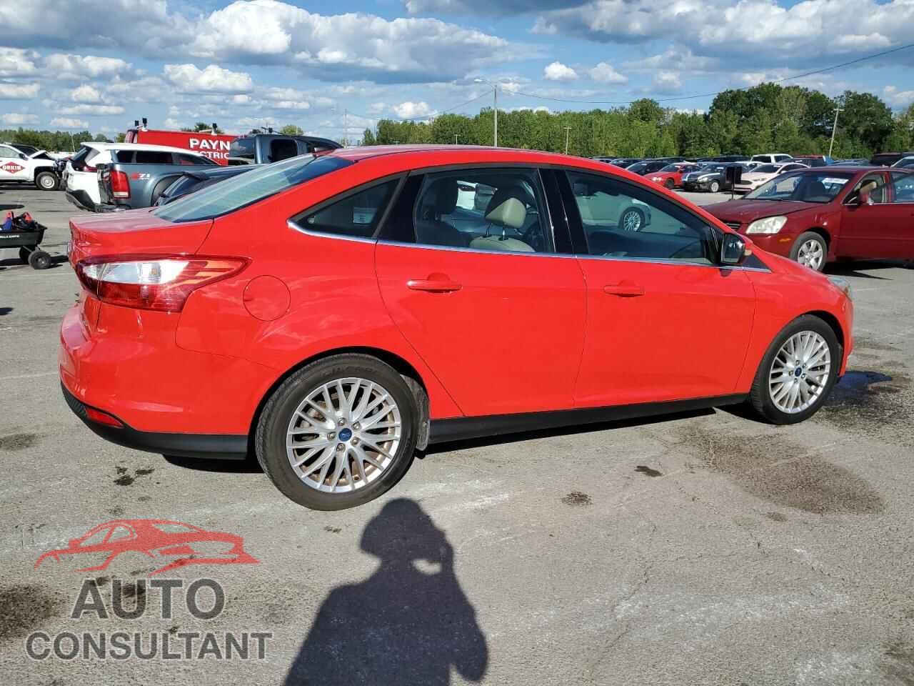 FORD FOCUS 2012 - 1FAHP3H22CL357341