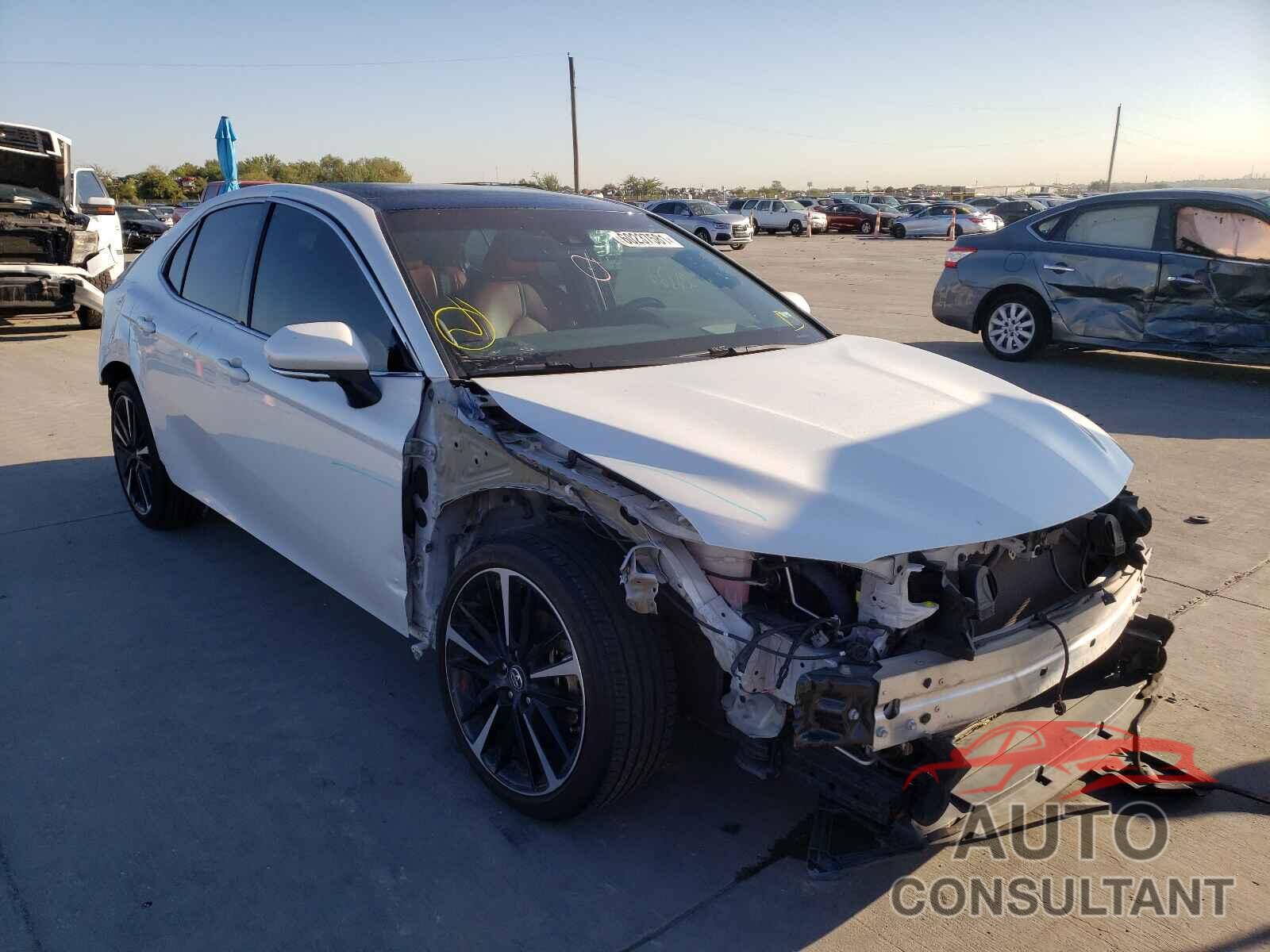 TOYOTA CAMRY 2018 - 4T1BZ1HK1JU012061