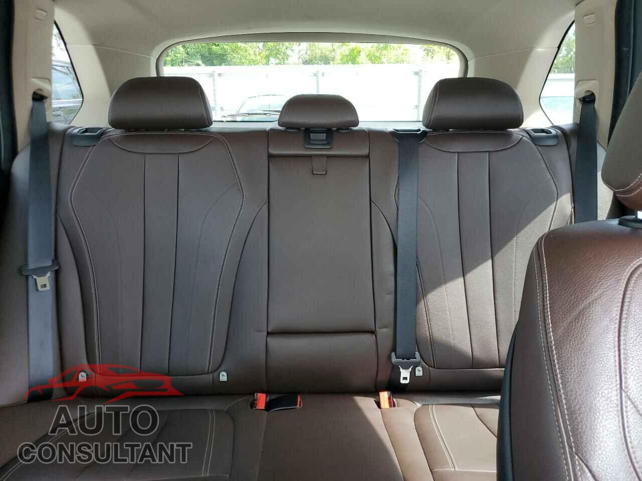 BMW X5 2015 - 5UXKR0C58F0P03231