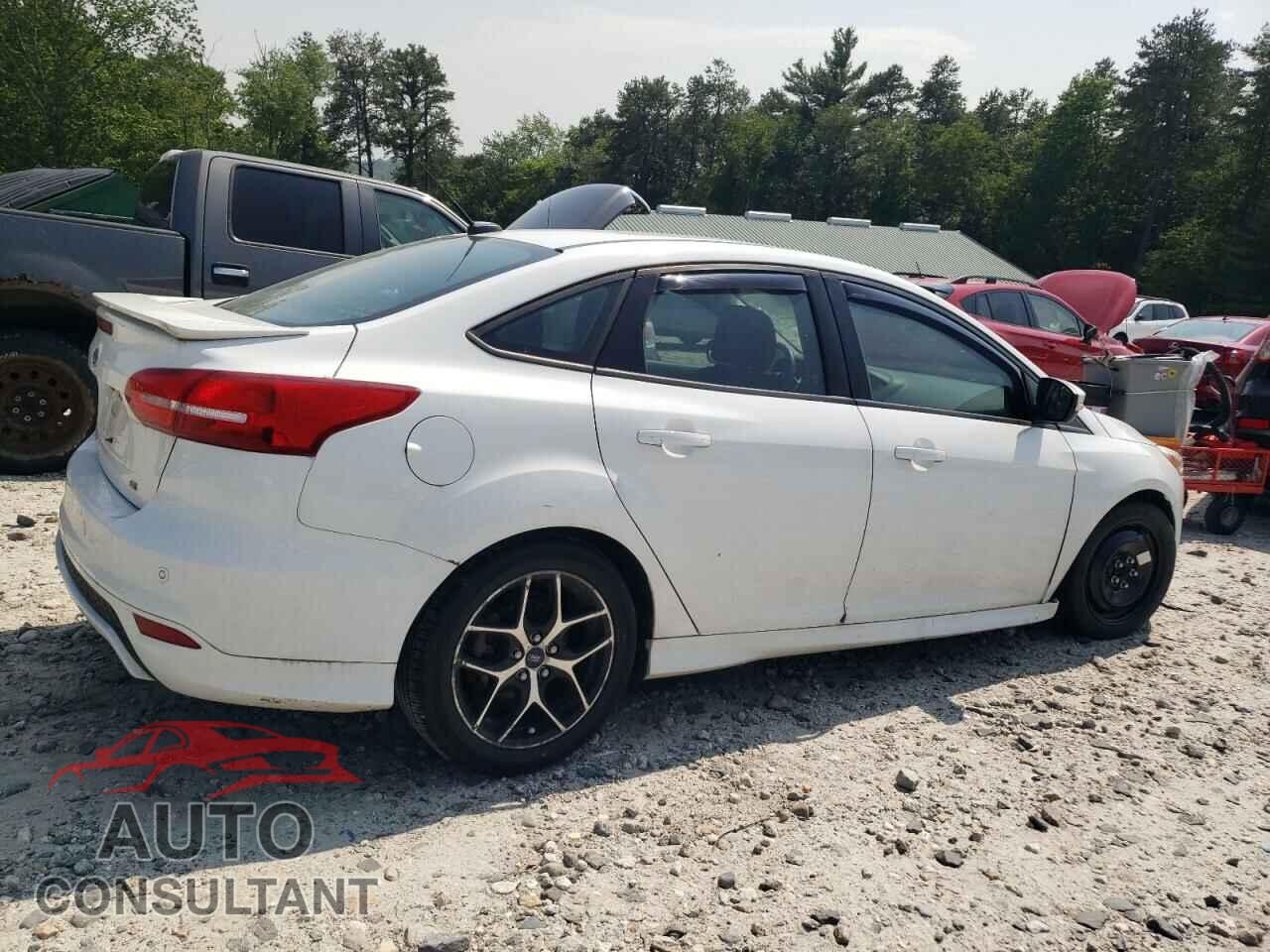 FORD FOCUS 2015 - 1FADP3F28FL332899