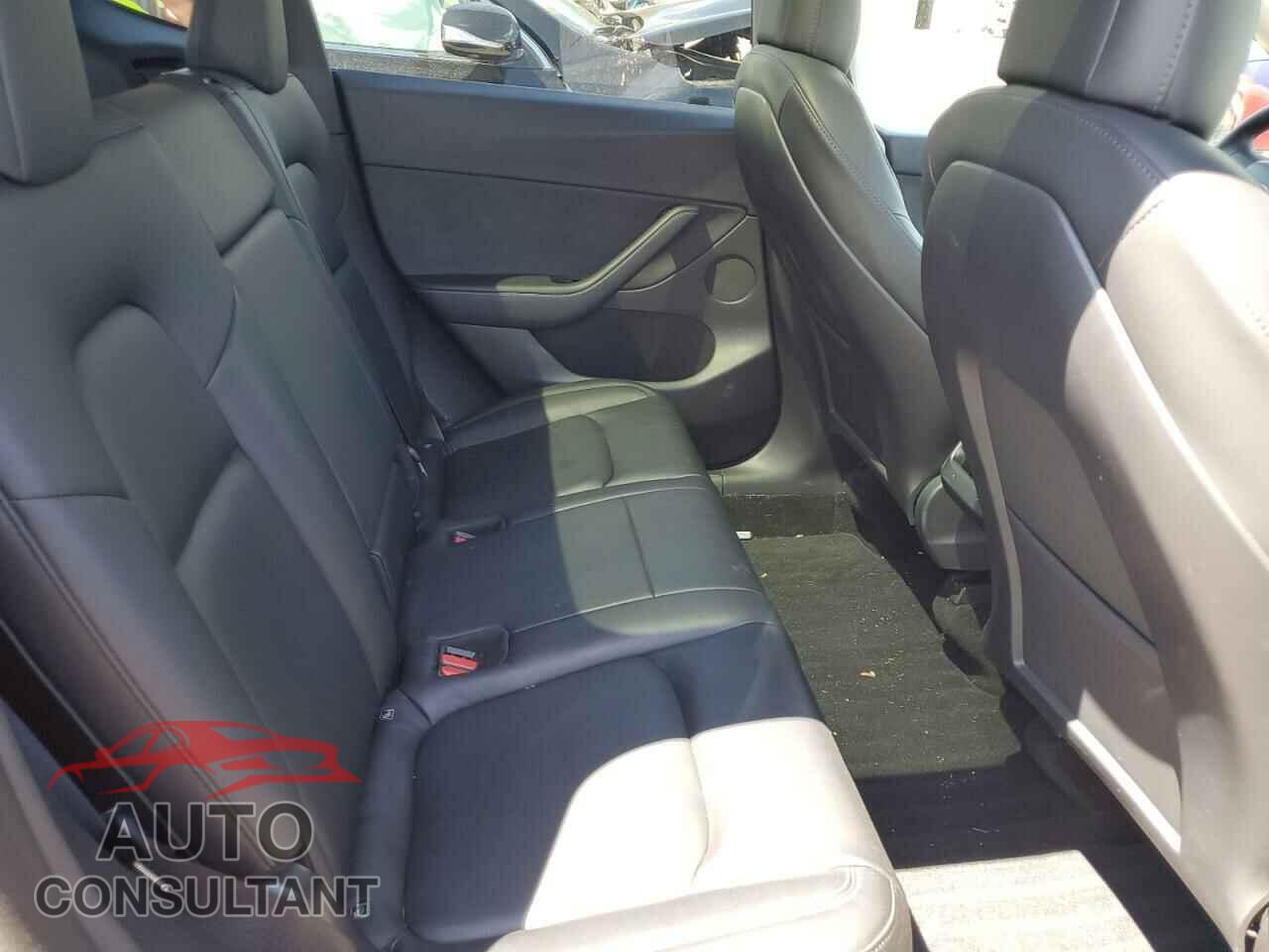 TESLA MODEL Y 2020 - 5YJYGDEE6LF055357